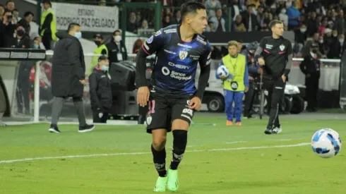 Matías Fernández es el único chileno que queda en competencia en la Copa Sudamericana.