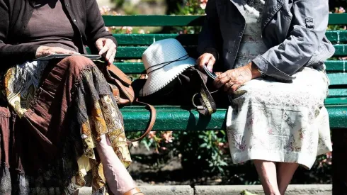 Abuelita de 92 años realiza emotivo voto en Australia por el Plebiscito Constitucional