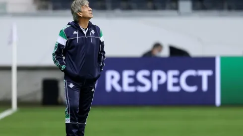 Manuel Pellegrini incluye a Claudio Bravo en la convocatoria para debut en Europa League.