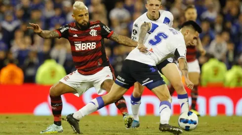 Arturo Vidal será titular esta noche en el Flamengo