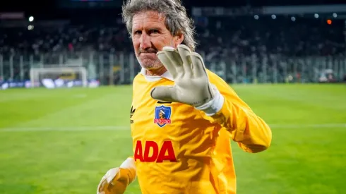 Daniel Morón vistiendo su clásica camiseta con la que llevó a la gloria a Colo Colo.