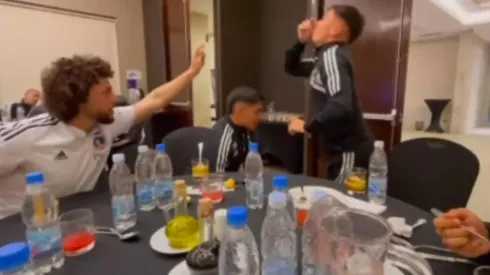 Maxi Falcón y Cristián Zavala subieron al columpio a Jordhy Thompson