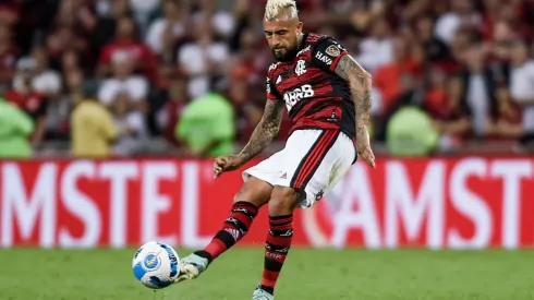 Arturo Vidal estira su gran momento en Brasil con el Flamengo