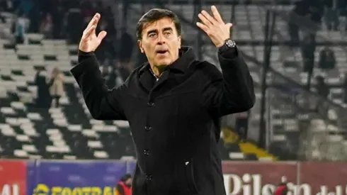 Gustavo Quinteros está a dos partidos de ser campeón con Colo Colo.