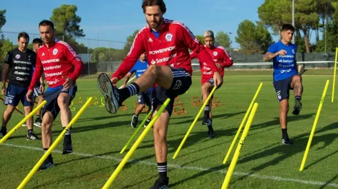 Ben Brereton fue uno de los internacionales que estuvieron en la primera sesión de entrenamientos de la selección chilena en Barcelona