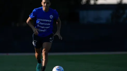 Alexis Sánchez ya entrena junto al resto de sus compañeros en la Roja