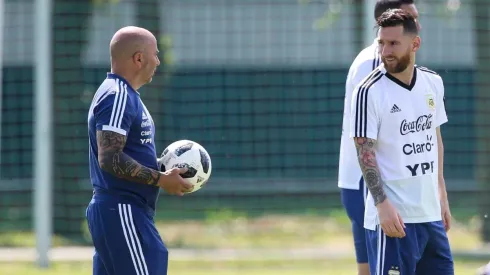 Sampaoli junto a Messi en la selección argentina