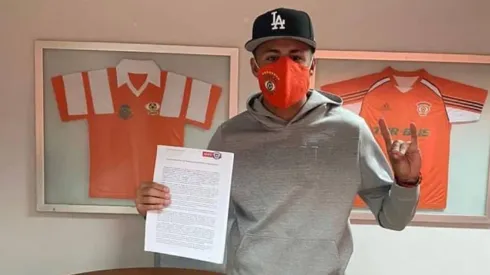 Orrego feliz con su primer contrato como profesional