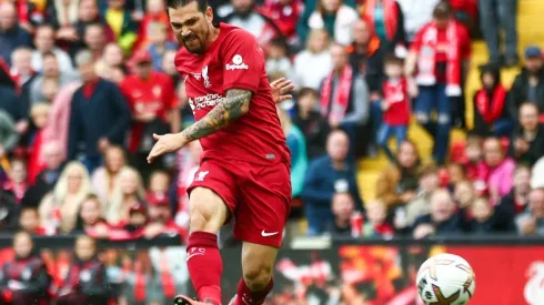 Una tremenda definición de Mark González puso el empate para Liverpool.