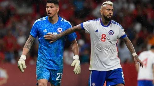 Brayan Cortés tuvo más de una intervención que evitó un gol más de Marruecos ante la Roja. Arturo Vidal lo felicitó en una de ellas.