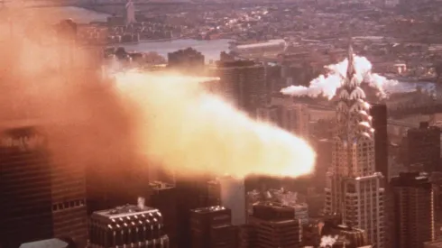 La película Armaggedon expone la lucha de la NASA por destruir un asteroide.