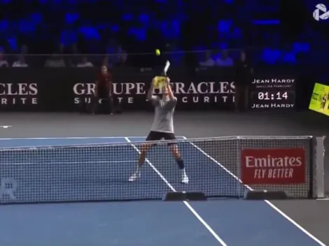 Bublik le pega con el mango de la raqueta y pierde título por payaso