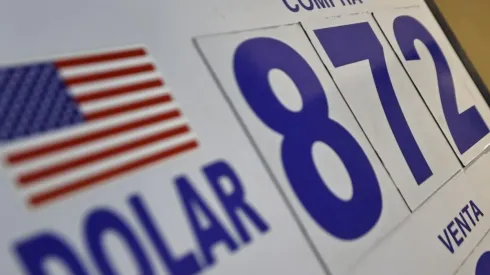 ¿A cuánto está el dólar en Chile y el cambio a peso?