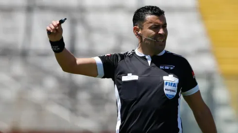 Roberto Tobar dirigirá el domingo en el Monumental el "tetraclásico"