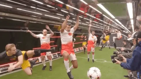 Figo participó de un partido a más de seis mil metros de altura