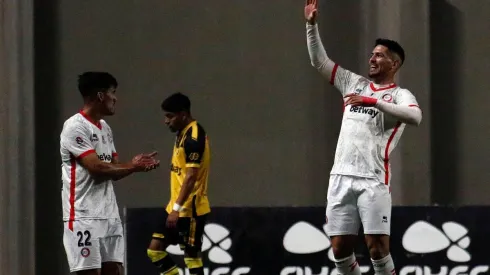 Lucas Passerini le dio un gran respiro a Unión La Calera en el torneo.