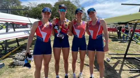 El cuádruple de remo tras su medalla de oro