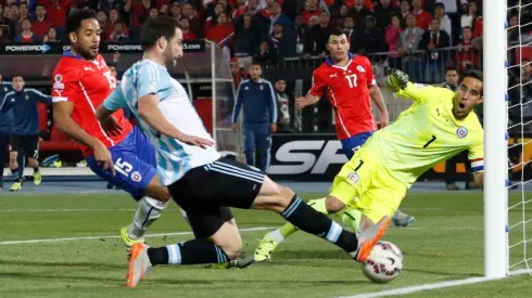 El momento que Higuaín pudo quitarle la Copa América a la Roja, pero falló.