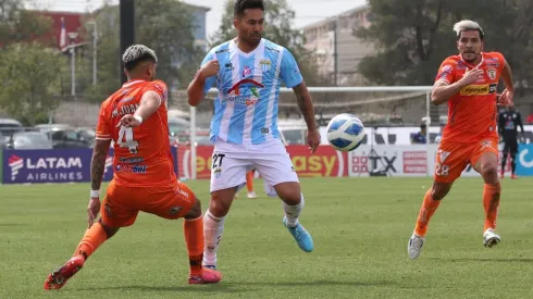 Luis Jiménez en acción en la llave que Magallanes le ganó a Cobreloa por los cuartos de final de la Copa Chile.