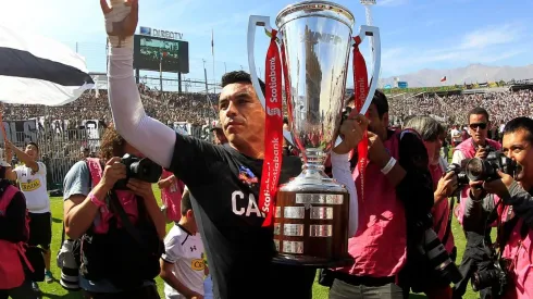 Esteban Paredes espera celebrar con Colo Colo campeón ante Curicó Unido
