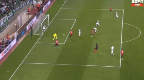 CR7 tuvo varias oportunidades de marcar que no pudo concretar, pero una fue sencillamente increíble.