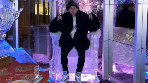 El joven volante chileno visitó recientemente el popular restaurant Ruski, pero también disfruta de salir a recorrer la Plaza Roja.