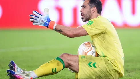 Claudio Bravo tuvo una gran presentación en la visita del Betis a la Roma