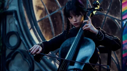 Jenna Ortega como Merlina, en la serie de Tim Burton para Netflix.
