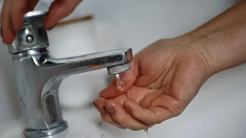 Corte de agua abarcará 8 comunas de la RM.