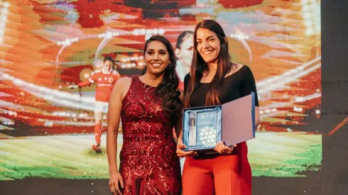 Natalia Campos y su premio como Mejor Arquera 2021