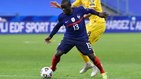 Kanté con pie y medio fuera del Mundial de Qatar 2022.