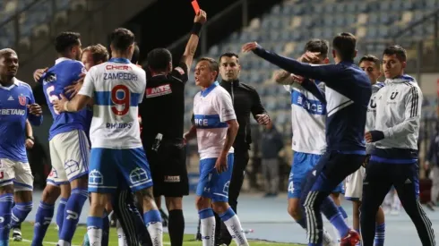 Orellana se fue expulsado en la eliminación de la UC