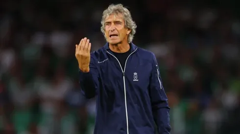 Pellegrini dirigiendo ante Almería este domingo