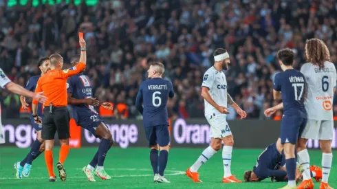 Clément Turpin no dudó: sancionó con tarjeta roja directa la infracción de Samuel Gigot sobre Neymar en Le Classique.