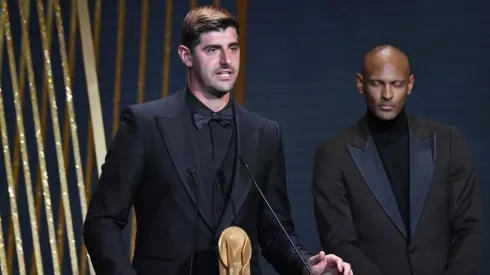 Courtois recibe el premio Yashin en la ceremonia del Balón de Oro