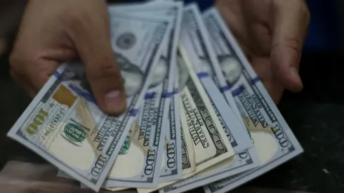 ¿A cuánto está el cambio de dólar a peso chileno hoy 20 de octubre?