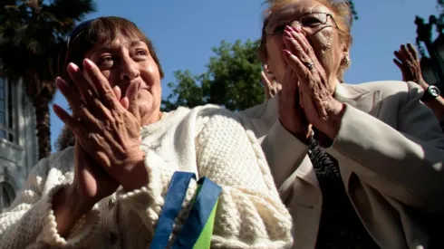 ¿Quiénes pueden recibir el Bono por el Cuidado de Adultos Mayores?
