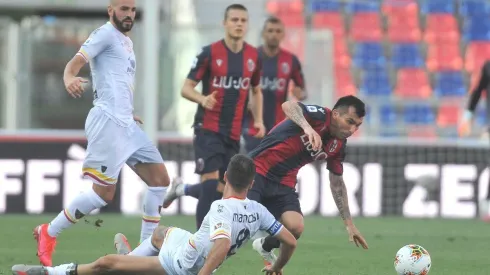 Gary Medel fue titular en el Bologna