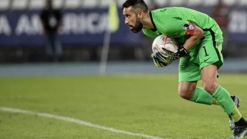 "Bravo debe ser el arquero en el inicio de las Eliminatorias"