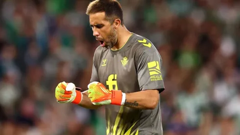 Bravo es indiscutido en el arco para esta competencia y ha recibido sólo cuatro goles.