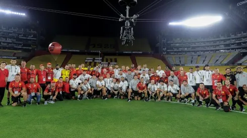 El plantel de Flamengo estuvo en el estadio Monumental en Guayaquil.
