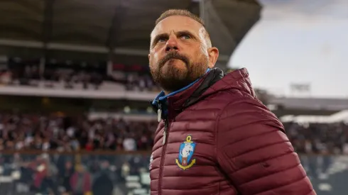 El técnico argentino mostró su molestia por la derrota de los Pumas ante Palestino por secretaría.