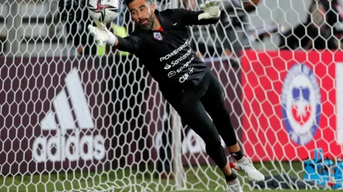 Claudio Bravo vuelve a las citaciones para enfrentar a Polonia y Eslovaquia.
