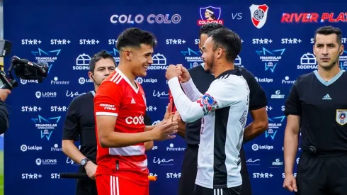 Suazo le puso la medalla de campeón a Pablo Solari