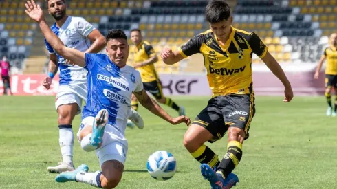 Coquimbo reacciona ante una jugada que podría beneficiar a Deportes Antofagasta.