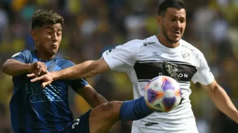 El defensor se suma a Fernando De Paul como refuerzo de Colo Colo.