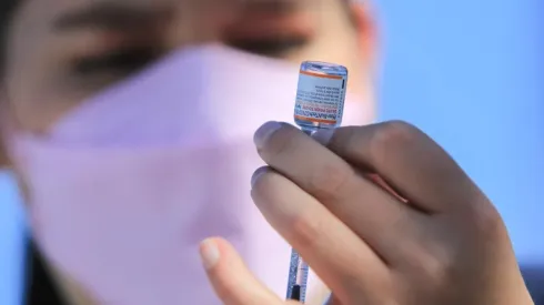 ¿Quiénes se deben inocular con la vacuna bivalente este 14 de noviembre?