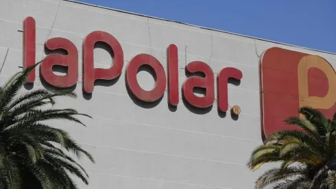 Ordenan embargo a La Polar con Carabineros