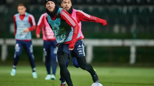 Francisco Sierralta ingresó por Paulo Díaz ante la derrota ante Polonia.