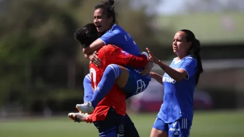 La U remonta y vence a Colo Colo Fem en el Superclásico